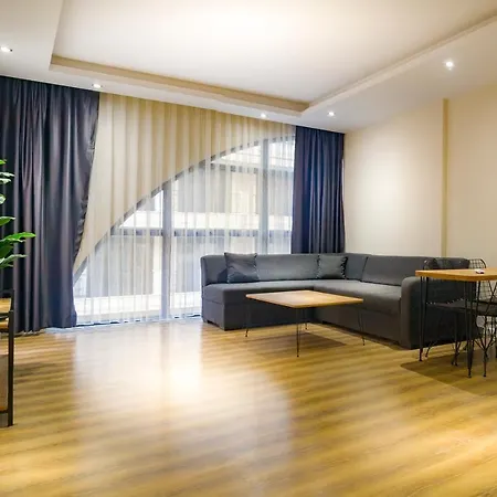 Privado Momentum Aparthotel *